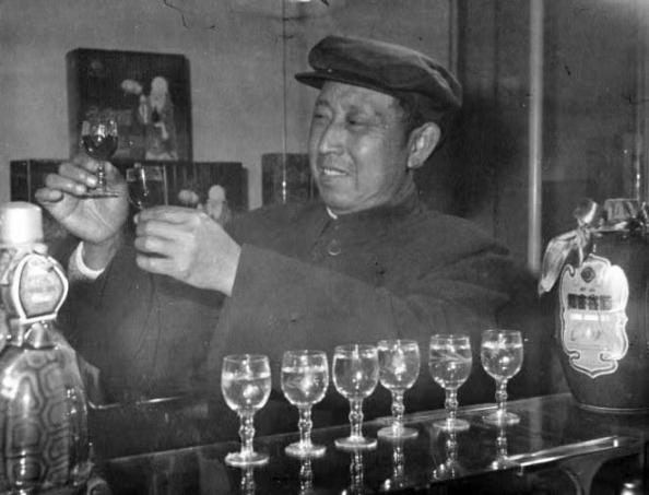 古巴陵龟蛇酒：珍品醉洞庭